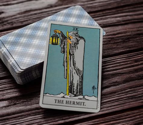 carta del ermitaño|El Ermitaño Tarot Cartas Significado: Las respuestas están